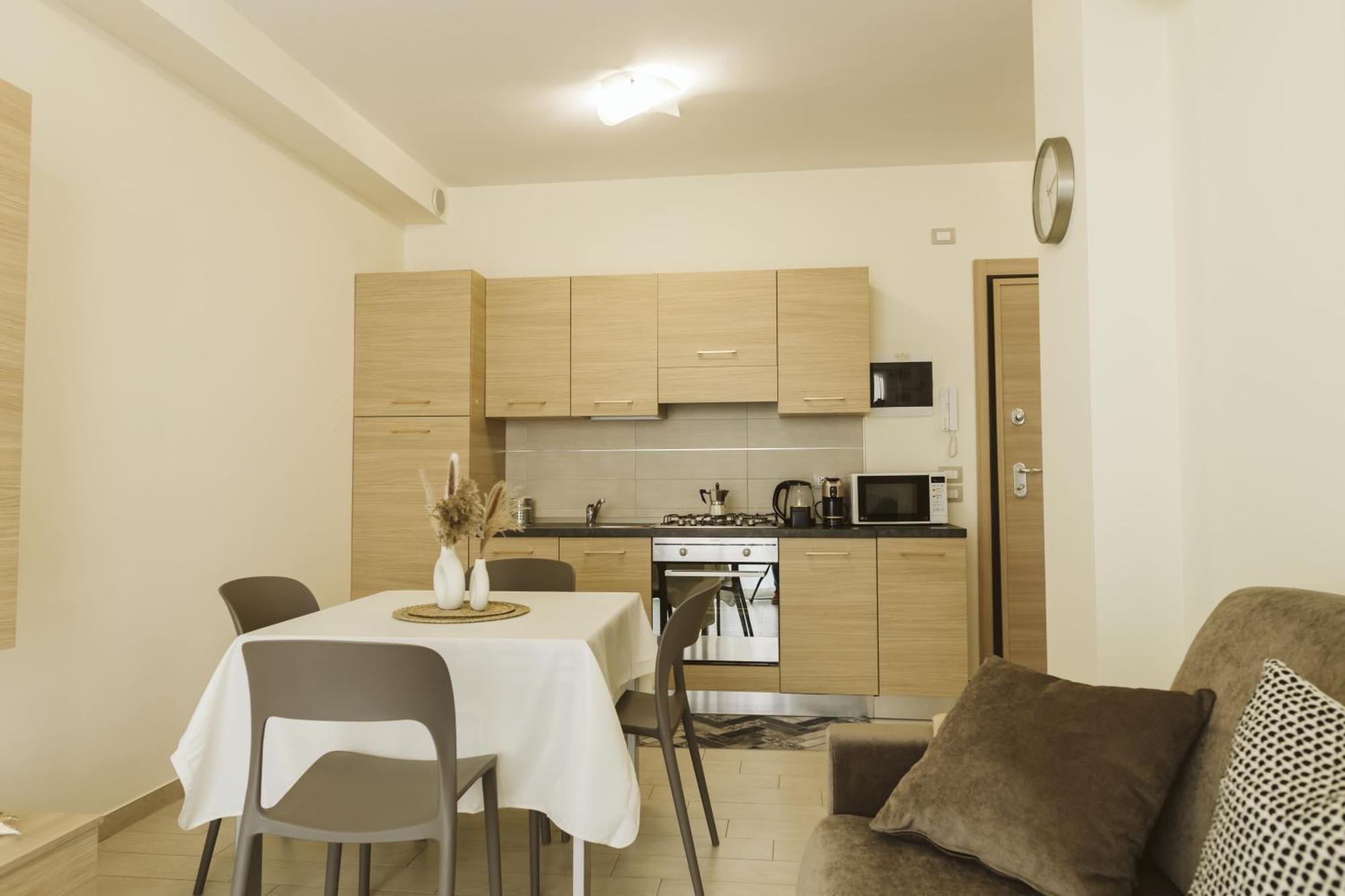 Апарт отель Residenze Roscioli Розето-дельи-Абруцци Экстерьер фото
