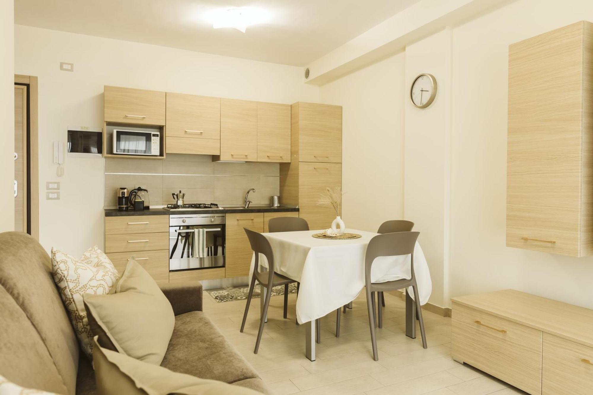 Апарт отель Residenze Roscioli Розето-дельи-Абруцци Экстерьер фото