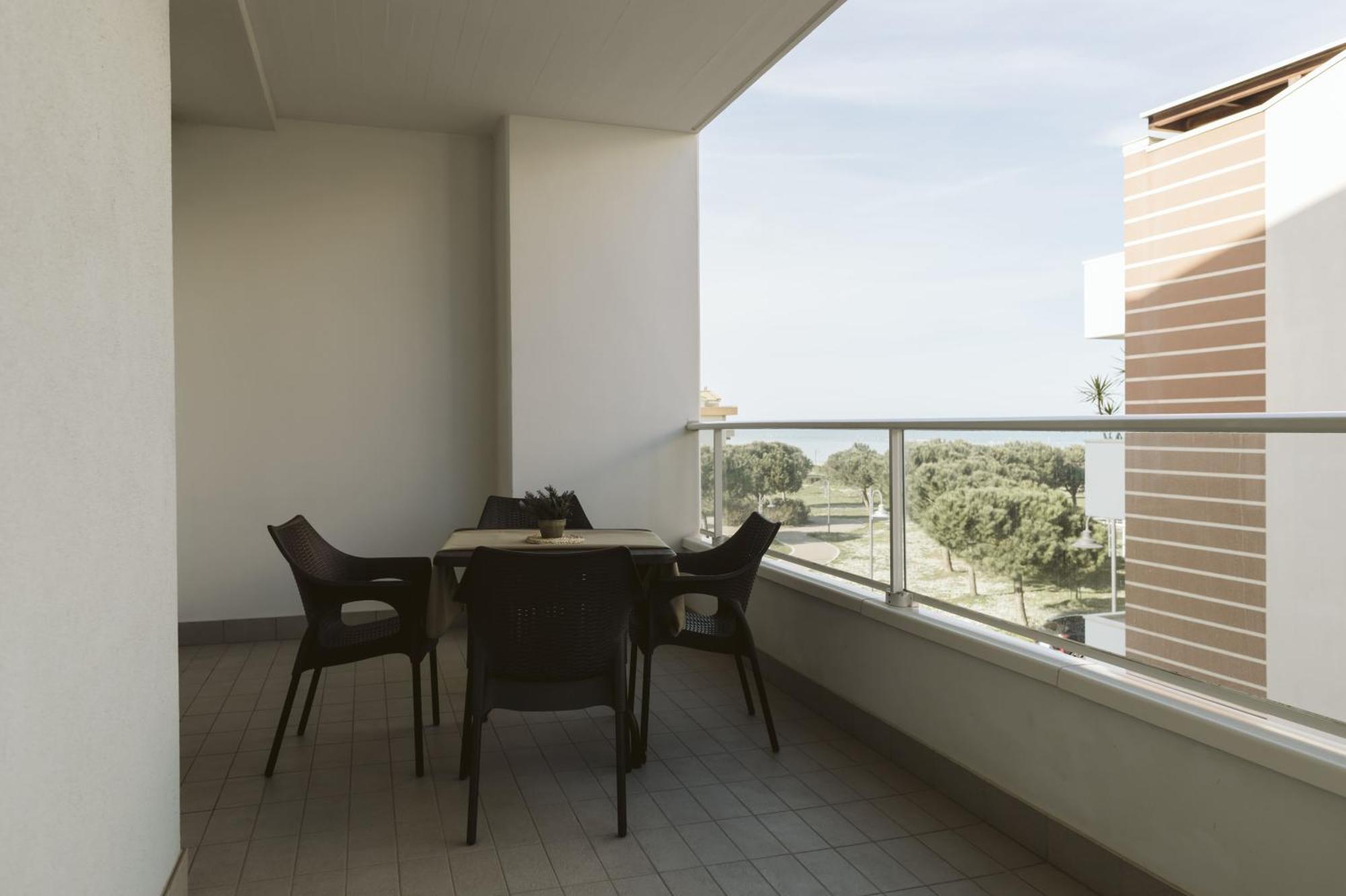 Апарт отель Residenze Roscioli Розето-дельи-Абруцци Экстерьер фото