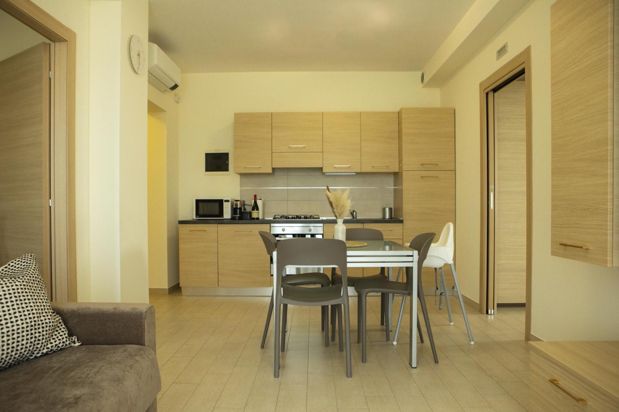 Апарт отель Residenze Roscioli Розето-дельи-Абруцци Экстерьер фото