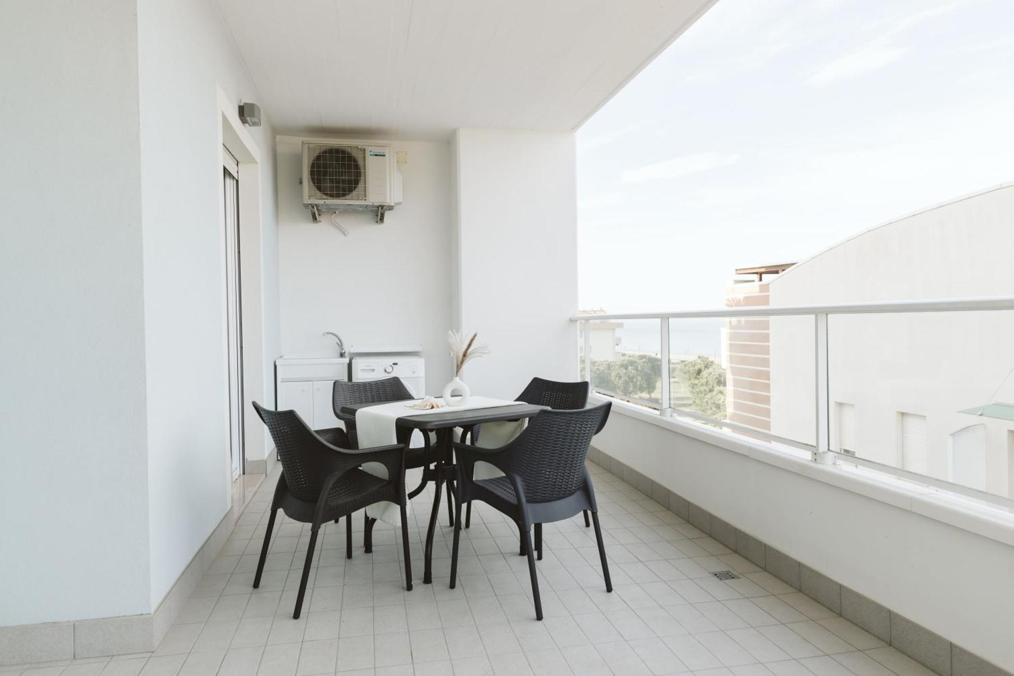 Апарт отель Residenze Roscioli Розето-дельи-Абруцци Экстерьер фото