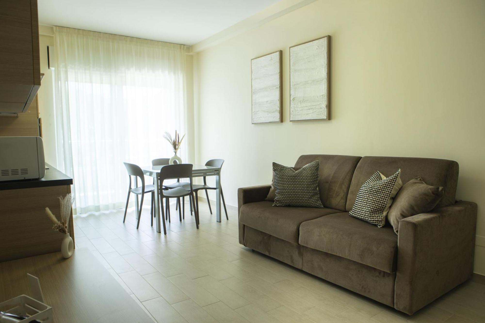 Апарт отель Residenze Roscioli Розето-дельи-Абруцци Экстерьер фото